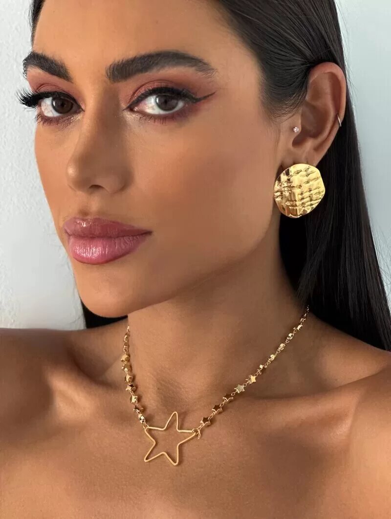 Colar Folheado a Ouro 18k e Prata Corrente de Estrelas Lisas com Estrela Vazada