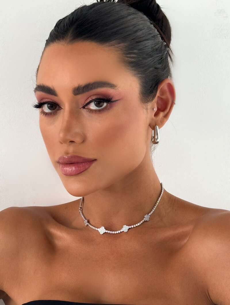 Colar Folheado a Ouro 18k e Prata Corrente de Micro Zircônias com Flores Cravejadas