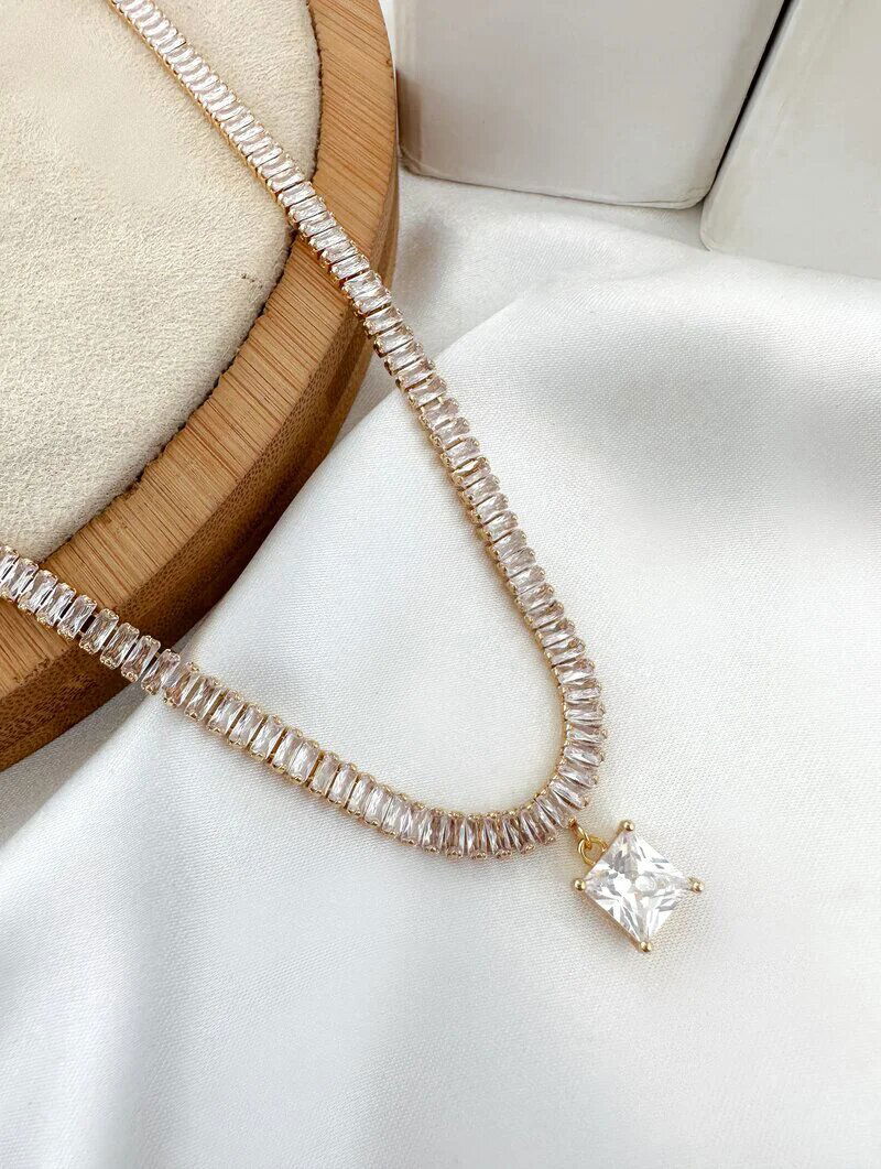 Colar Folheado a Ouro 18k e Prata Corrente de Navetes com Pingente de Zircônia