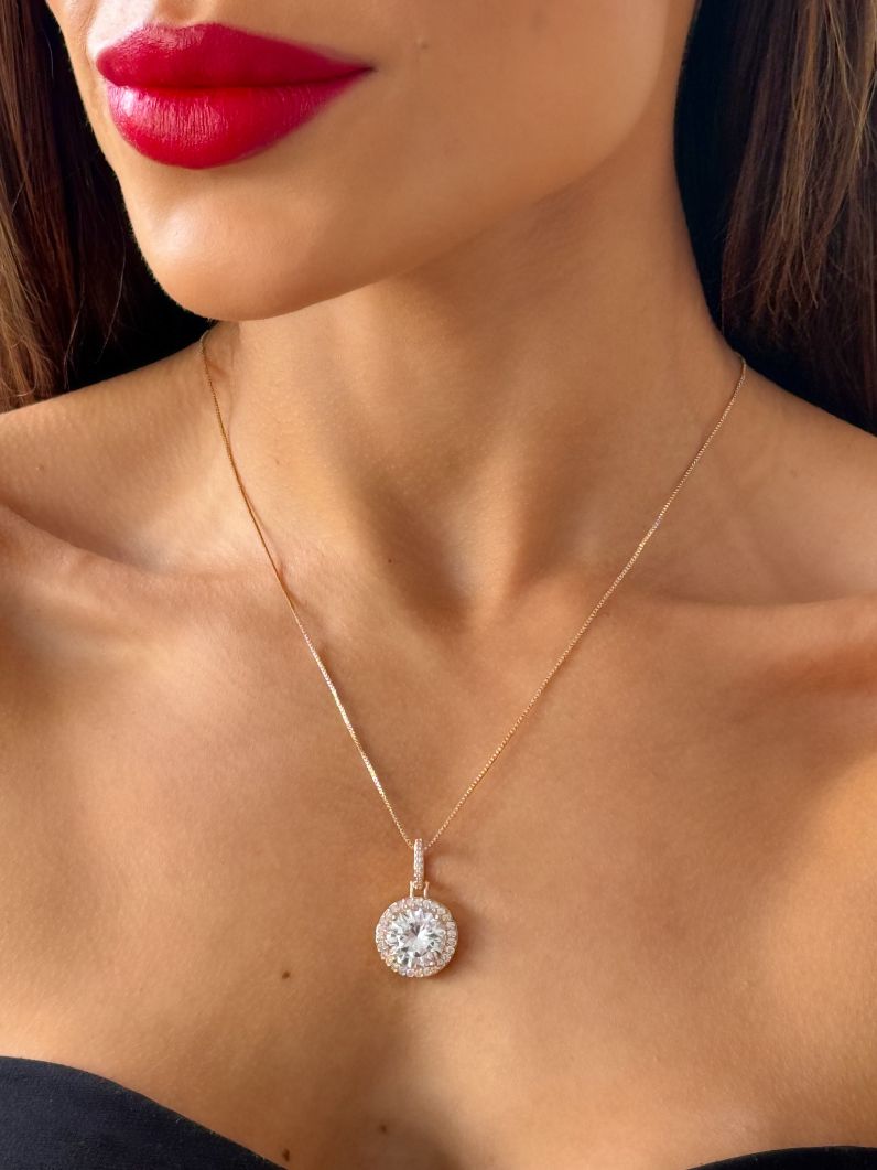 Colar Folheado a Ouro 18k e Prata Design Circulo Cravejado