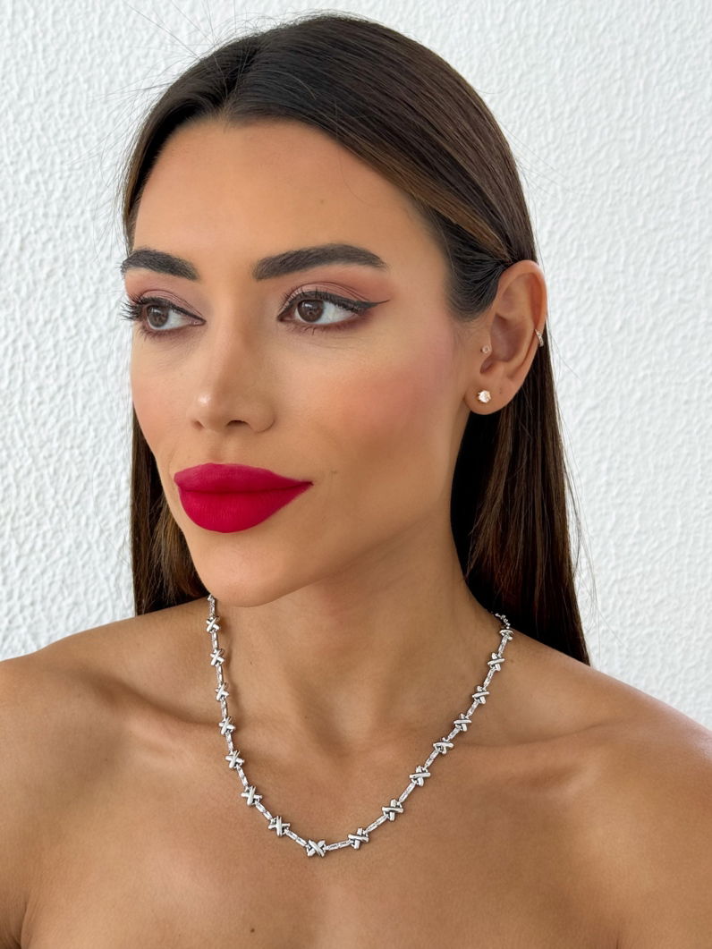 Colar Folheado a Ouro 18k e Prata Design 'X' com Navetes
