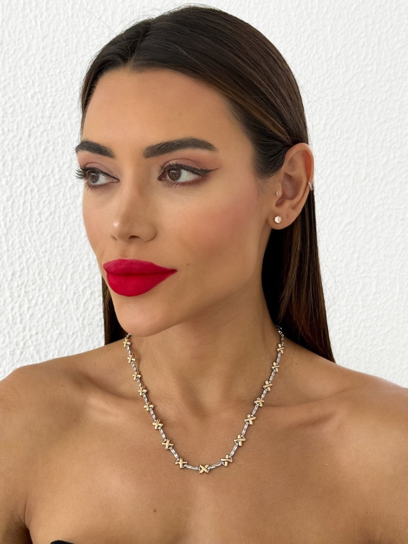Colar Folheado a Ouro 18k e Prata Design 'X' com Navetes