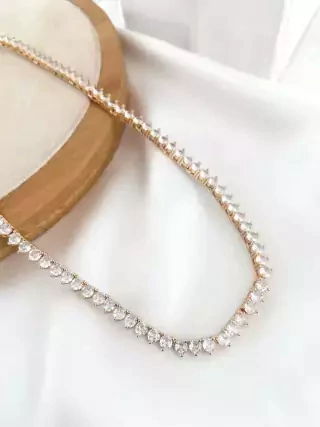 Colar folheado a ouro 18k e prata detalhe em zircônias - Fecho Tranqueta.