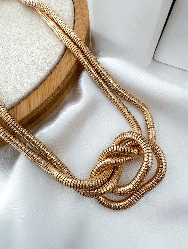 Colar Folheado a Ouro 18k e Prata Dois Fios com Detalhe Nó