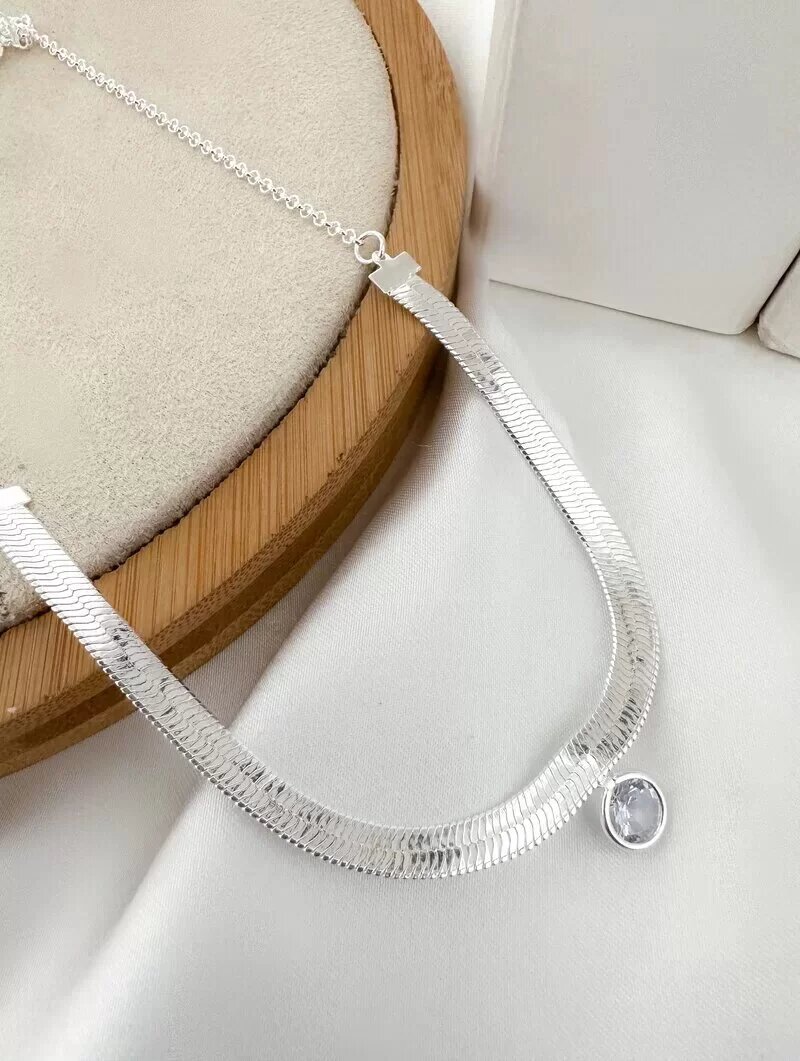 Colar Folheado a Ouro 18k e Prata Fita Laminada com Ponto de Luz