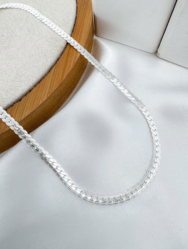 Colar Folheado a Ouro 18k e Prata Fita Trabalhada