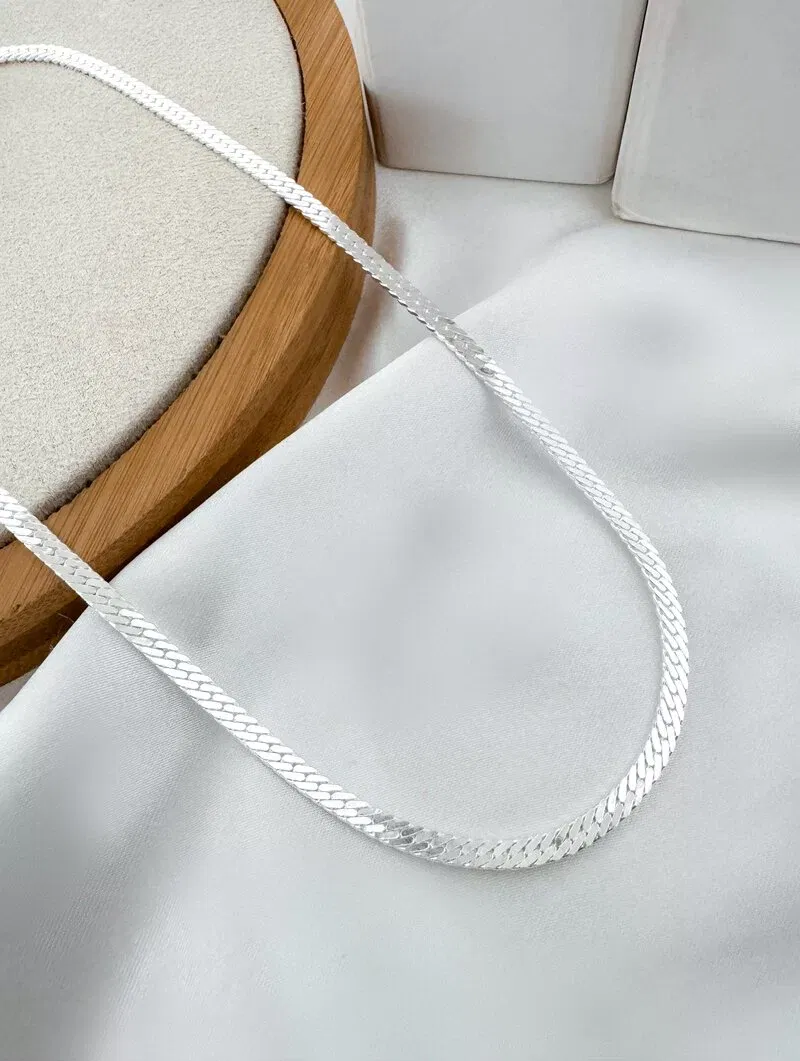 Colar Folheado a Ouro 18k e Prata Fita Trabalhada