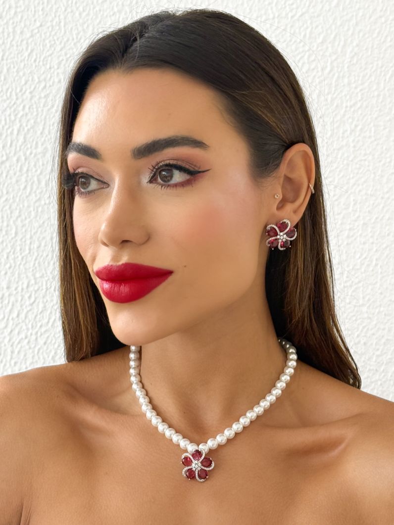Conjunto Colar e Brinco Folheado a Ouro 18k e Prata Flor Pérola Zircônia