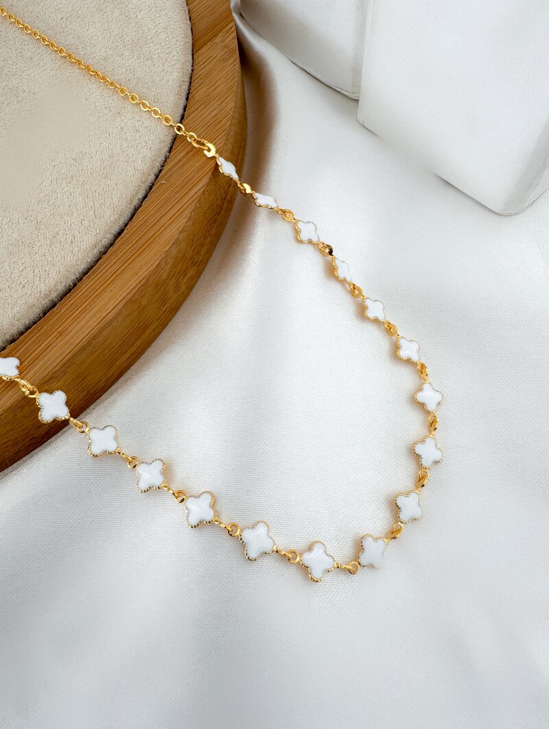 Colar Folheado a Ouro 18k e Prata Inspiração Joalheria com Detalhes Resinados