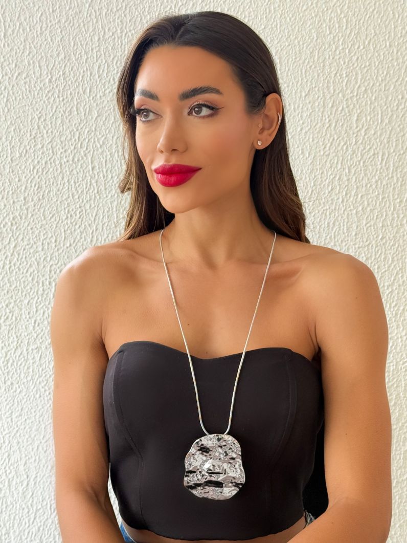 Colar Folheado a Ouro 18k e Prata Longo Com Pingente Organico Martelado