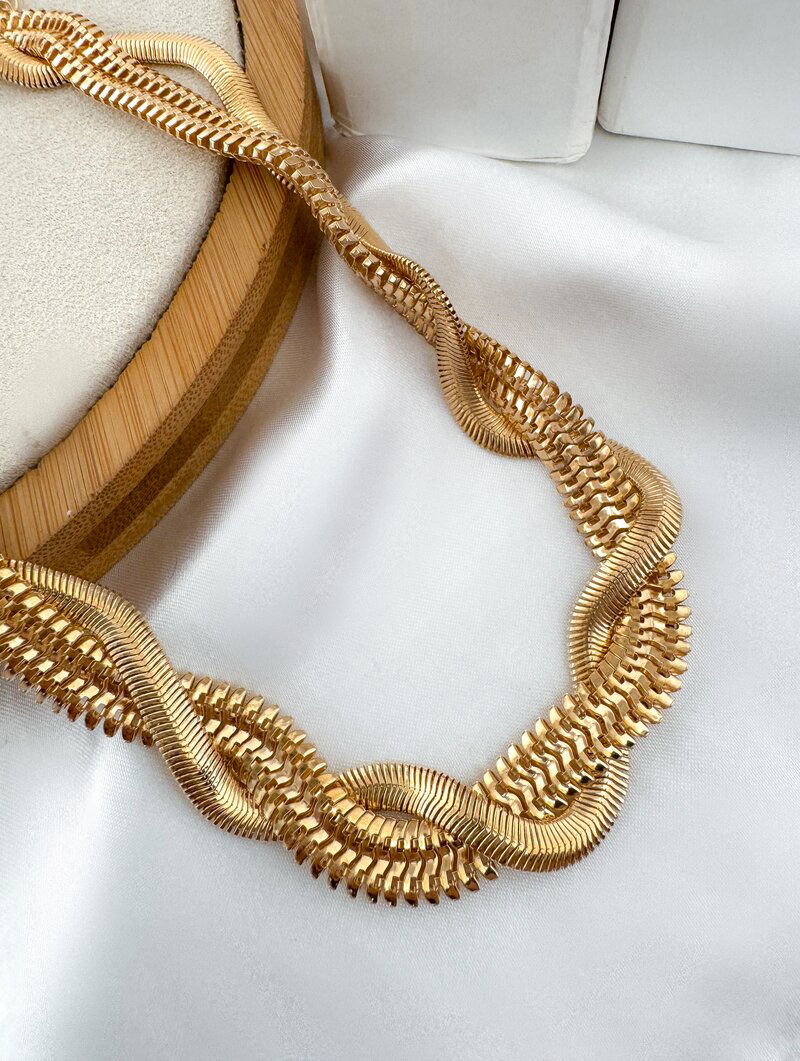Colar Folheado a Ouro 18k e Prata Malha com Corrente Lacraia