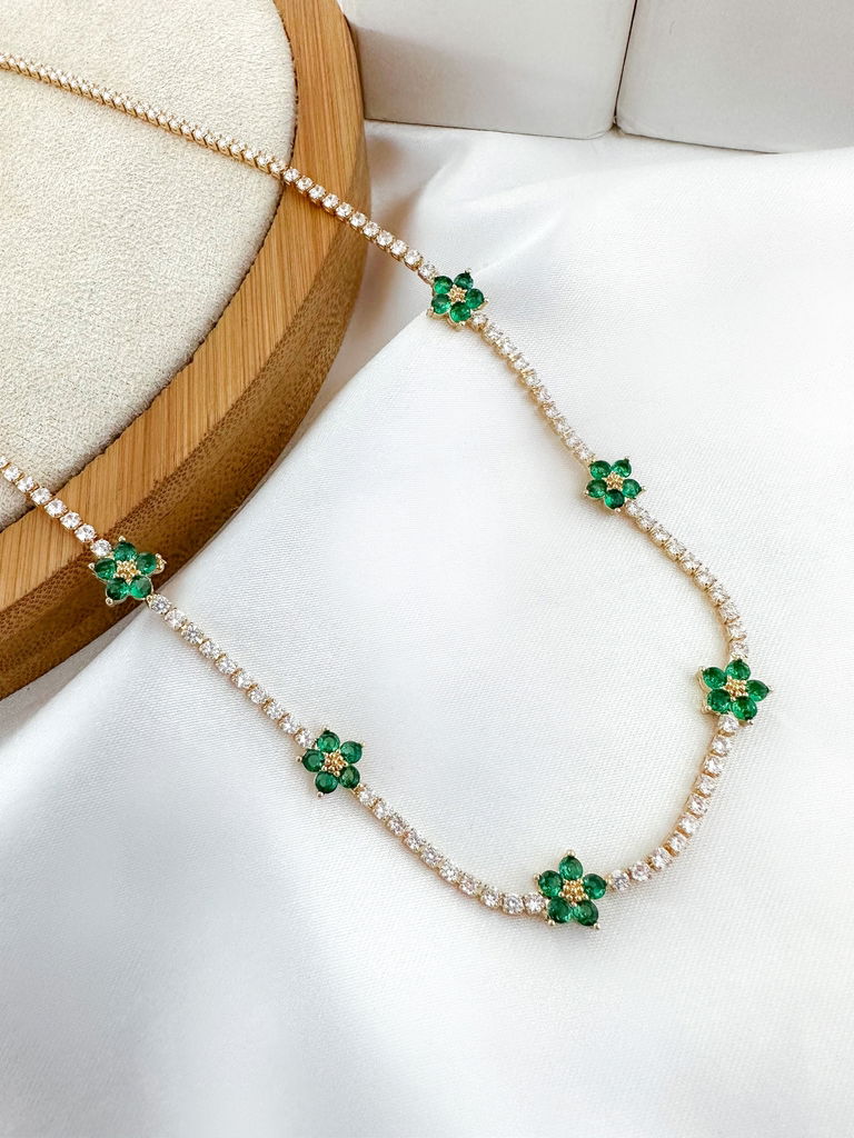 COLAR FOLHEADO A OURO 18K E PRATA MICRO ZIRCÔNIAS COM FLORES
