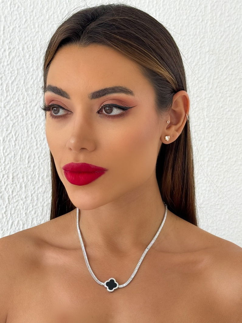 Colar Folheado a Ouro 18k e Prata Navete Inspiração Vg. Resinado