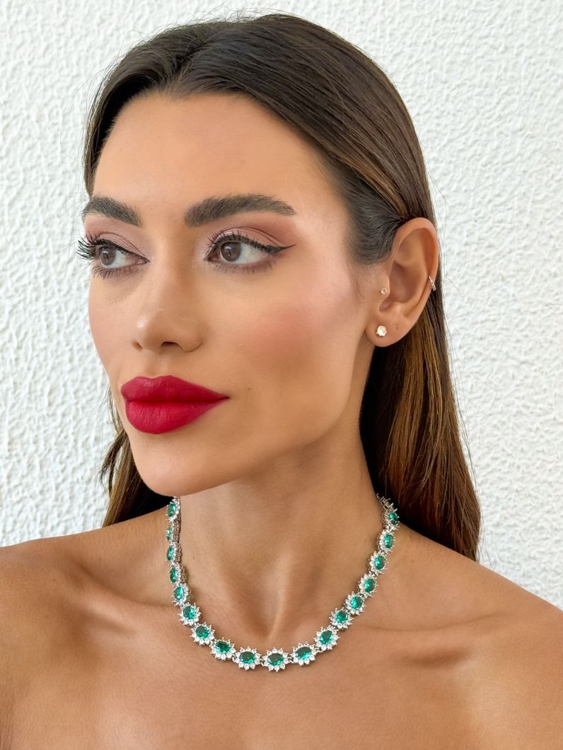 Colar Folheado a Ouro 18k e Prata Oval de Zircônia Cravejado
