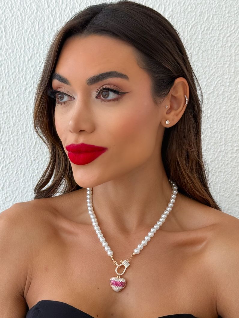Colar Folheado a Ouro 18k e Prata Perolas e Corações Cravejados