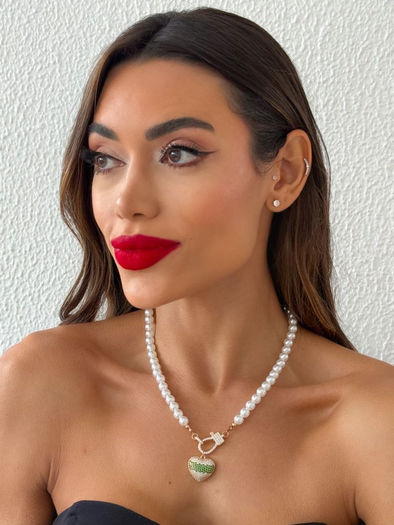 Colar Folheado a Ouro 18k e Prata Perolas e Corações Cravejados