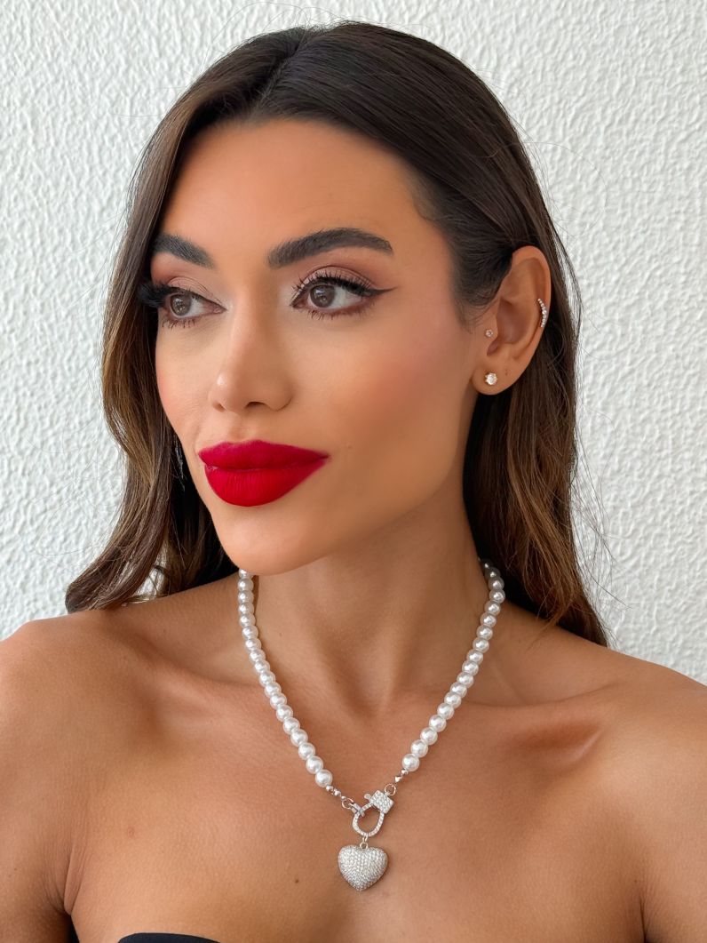 Colar Folheado a Ouro 18k e Prata Perolas e Corações Cravejados