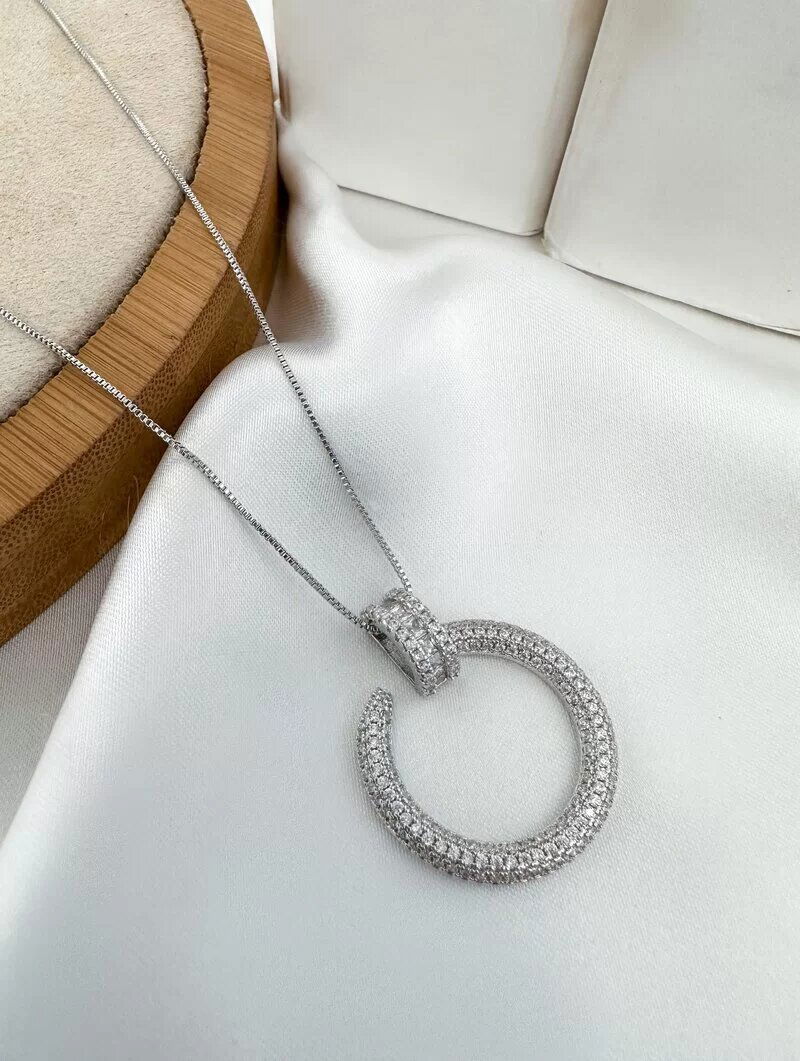 Colar Folheado a Ouro 18k e Prata Pingente Cravejado Com Zircônias
