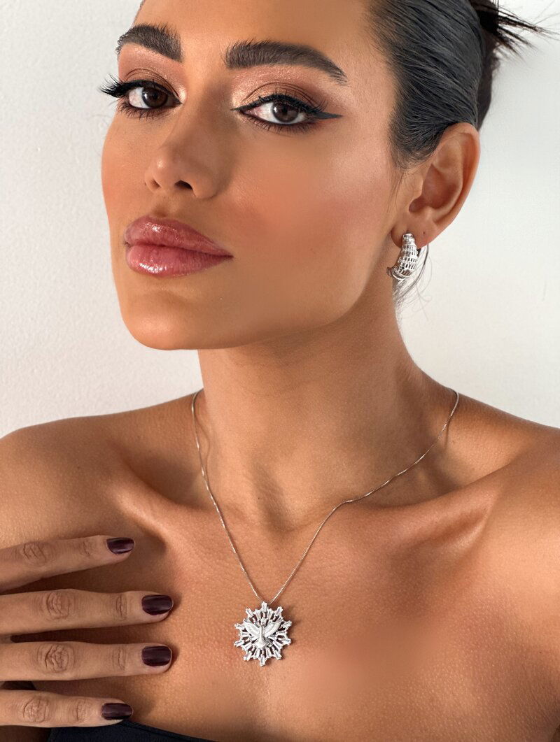 Colar Folheado a Ouro 18k e Prata Pingente Espírito Santo