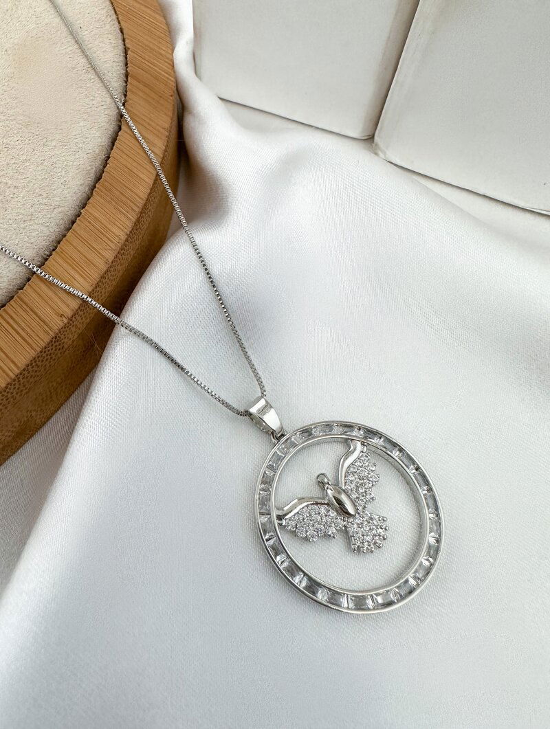 Colar Folheado a Ouro 18k e Prata Pingente Espírito Santo com Navetes