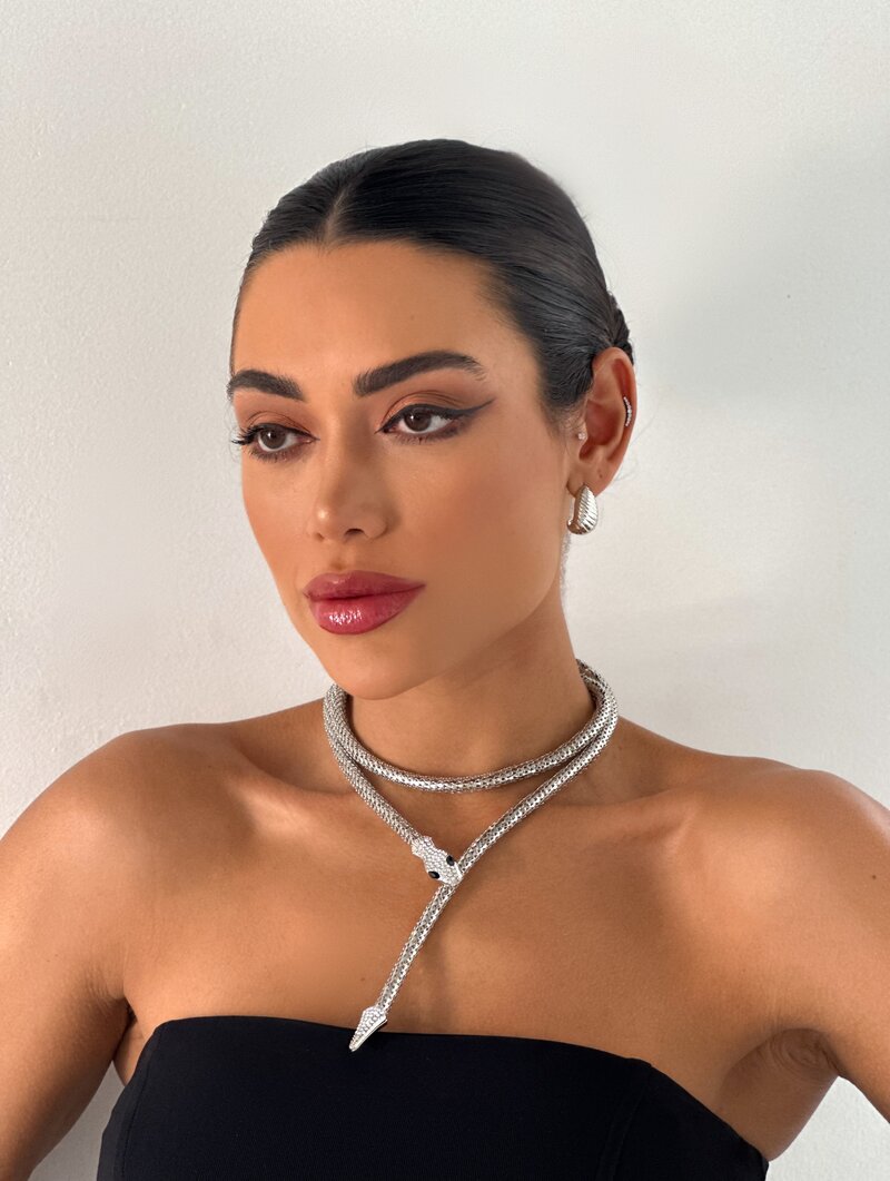 Colar Folheado a Ouro 18k e Prata Serpente com Detalhe Cravejado