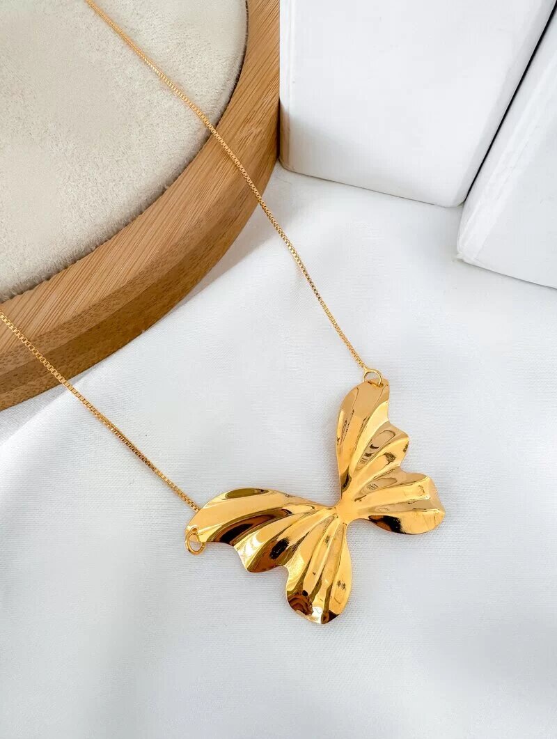 Colar Folheado a Ouro 18k e Prata Veneziana com Borboleta