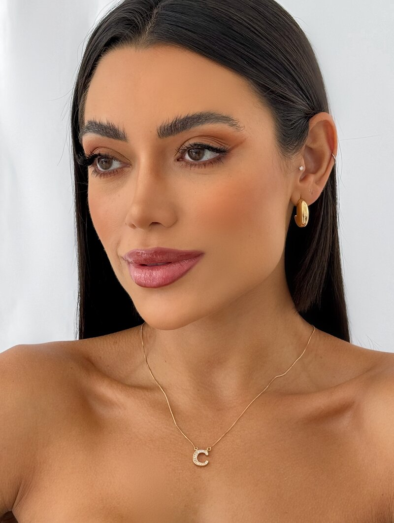 Colar Folheado a Ouro 18k e Prata Veneziana com Inicial Cravejada