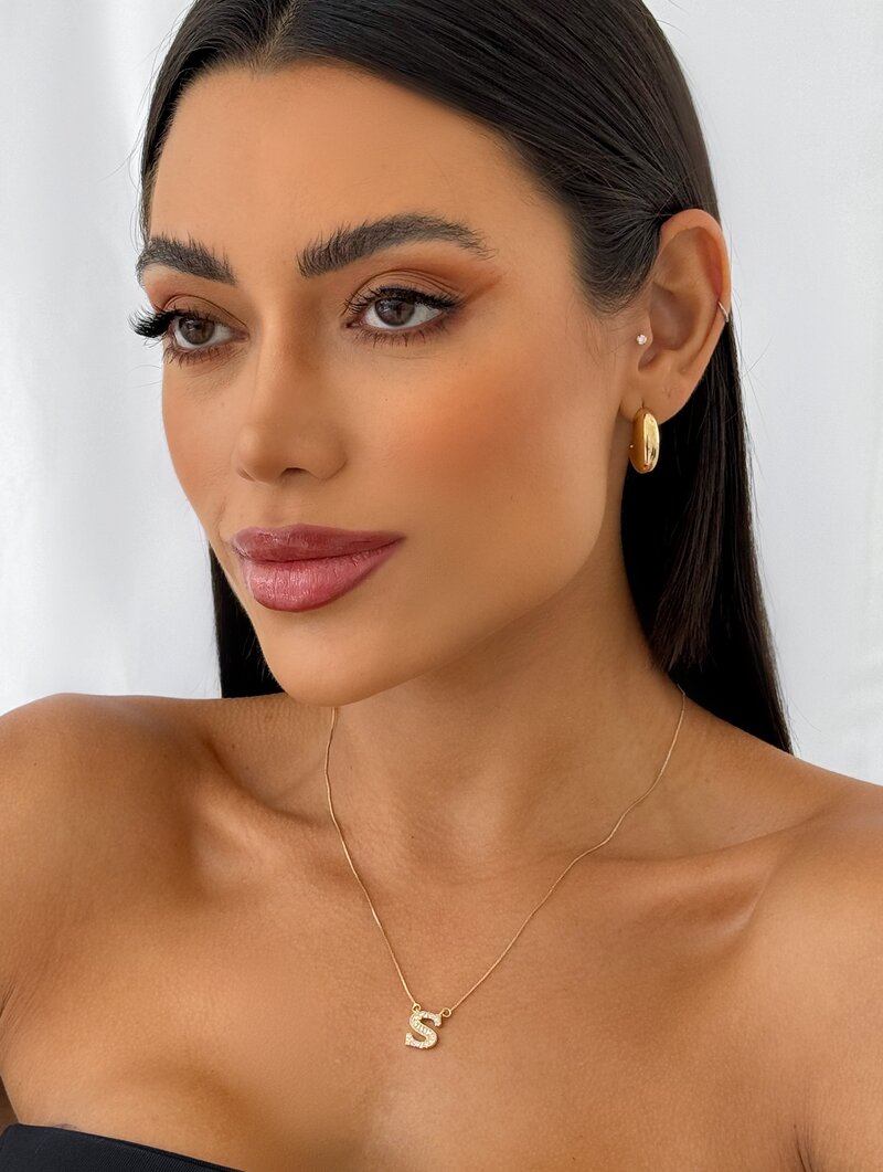 Colar Folheado a Ouro 18k e Prata Veneziana com Inicial Cravejada