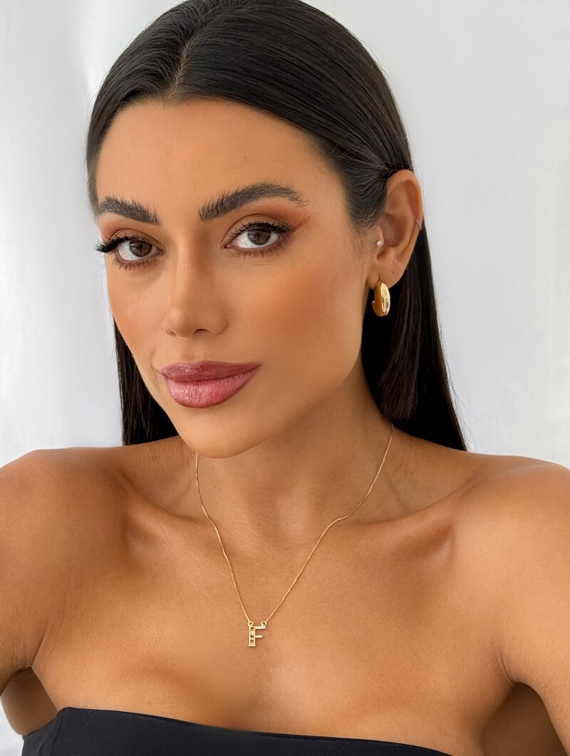 Colar Folheado a Ouro 18k e Prata Veneziana com Inicial Cravejada