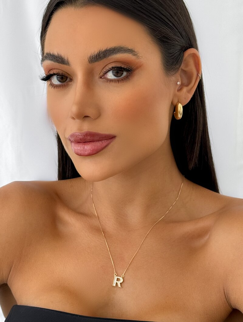 Colar Folheado a Ouro 18k e Prata Veneziana com Inicial Cravejada