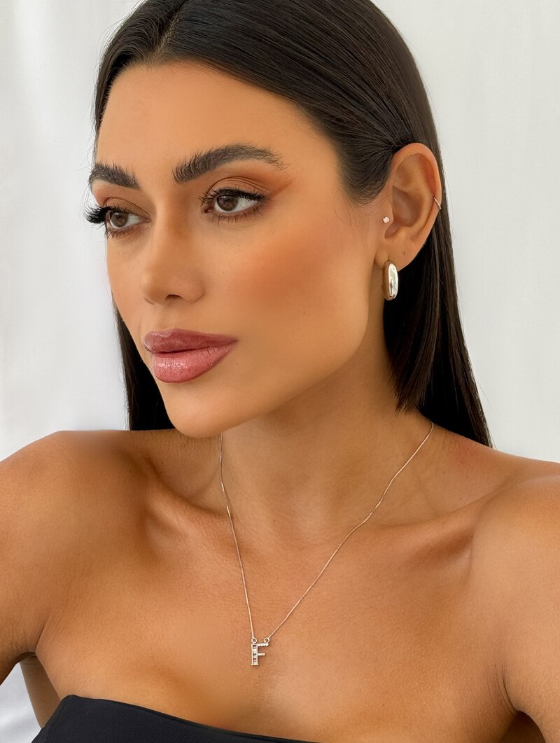 Colar Folheado a Ouro 18k e Prata Veneziana com Inicial Cravejada