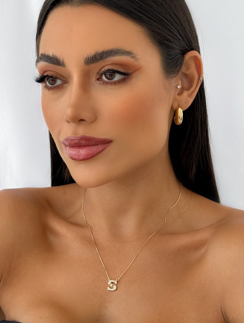 Colar Folheado a Ouro 18k e Prata Veneziana com Inicial Cravejada