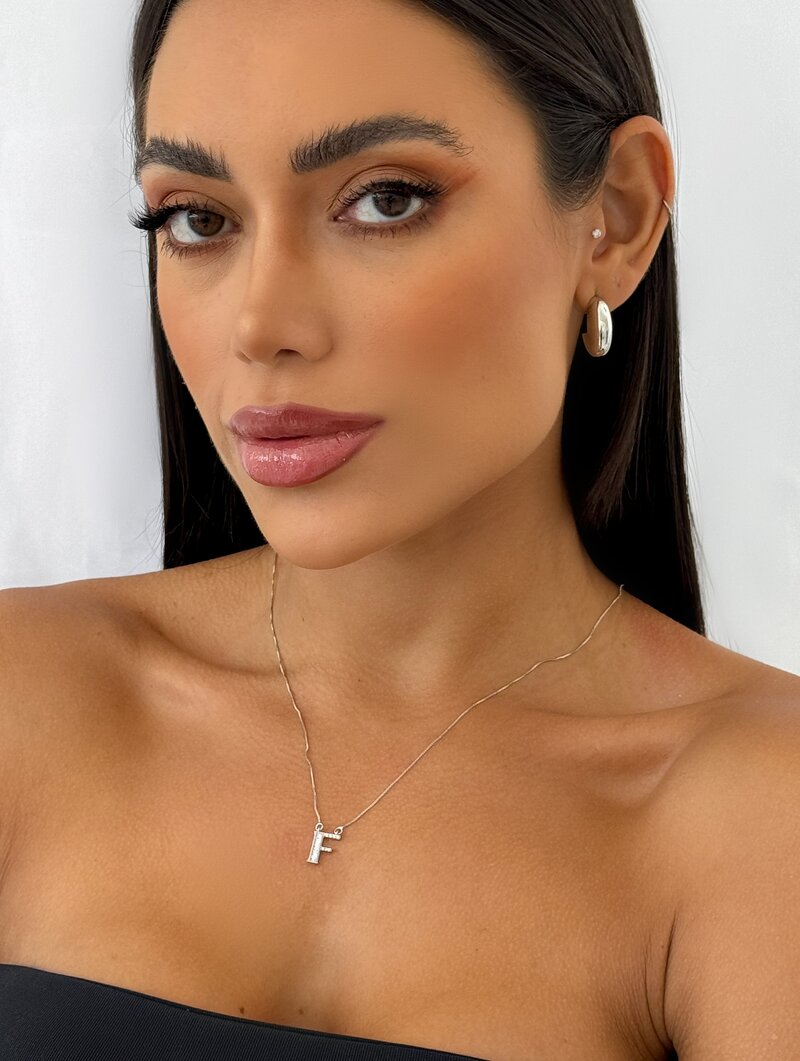 Colar Folheado a Ouro 18k e Prata Veneziana com Inicial Cravejada