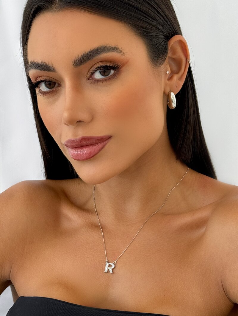 Colar Folheado a Ouro 18k e Prata Veneziana com Inicial Cravejada