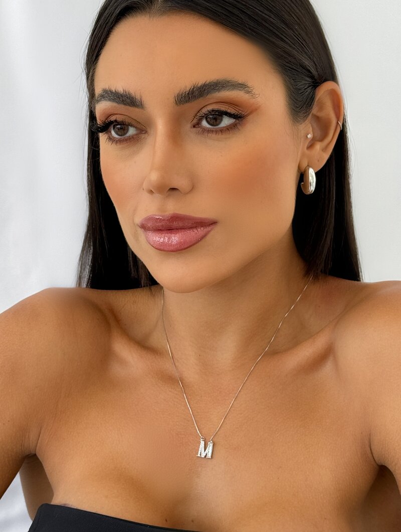 Colar Folheado a Ouro 18k e Prata Veneziana com Inicial Cravejada