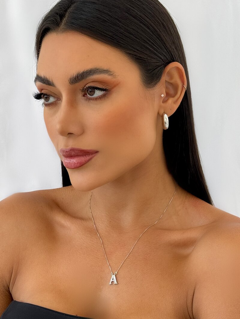 Colar Folheado a Ouro 18k e Prata Veneziana com Inicial Cravejada