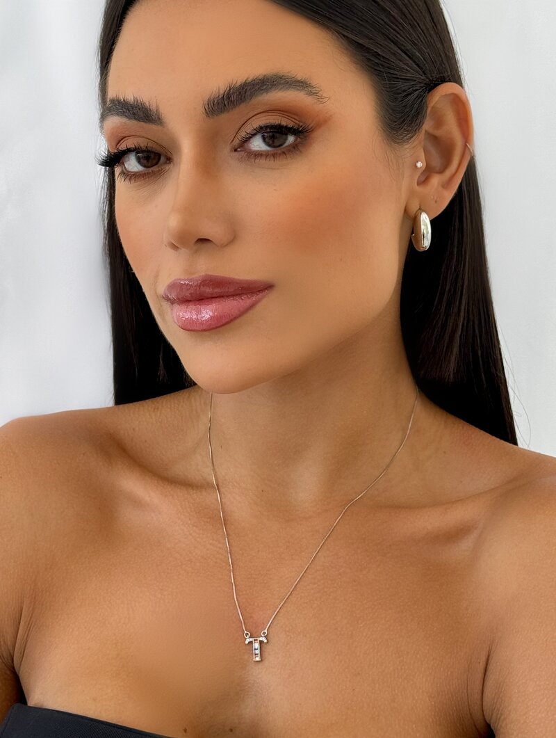 Colar Folheado a Ouro 18k e Prata Veneziana com Inicial Cravejada