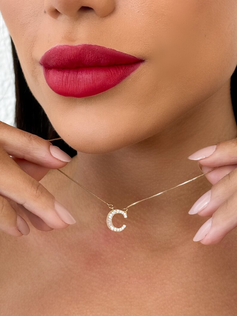 Colar Folheado a Ouro 18k e Prata Veneziana com Inicial Cravejada