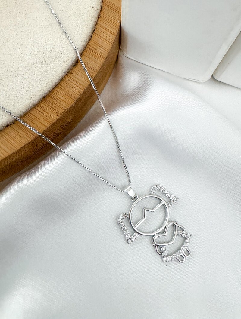 Colar Folheado a Ouro 18k e Prata Veneziana com Pingente Criança