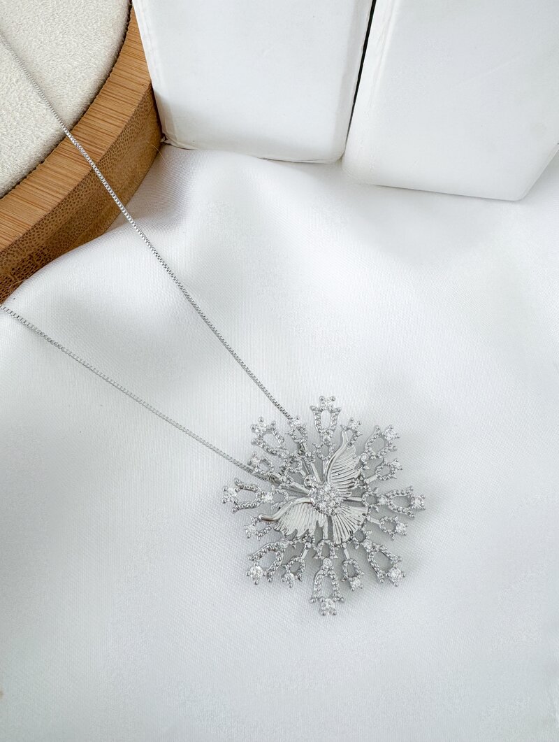 Colar Folheado a Ouro 18K e Prata Veneziana com Pingente Espírito Santo Luxo