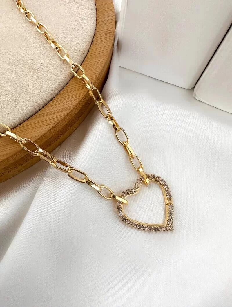 Colar Folheado a Ouro 18k Elos com Coração Vazado Cravejado