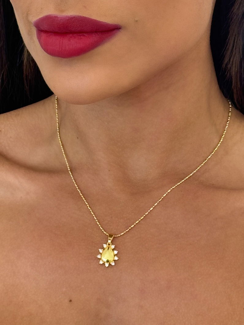 Colar Folheado a Ouro 18k Elos Esfericos e Pingente de Gota com Borda Cravejada