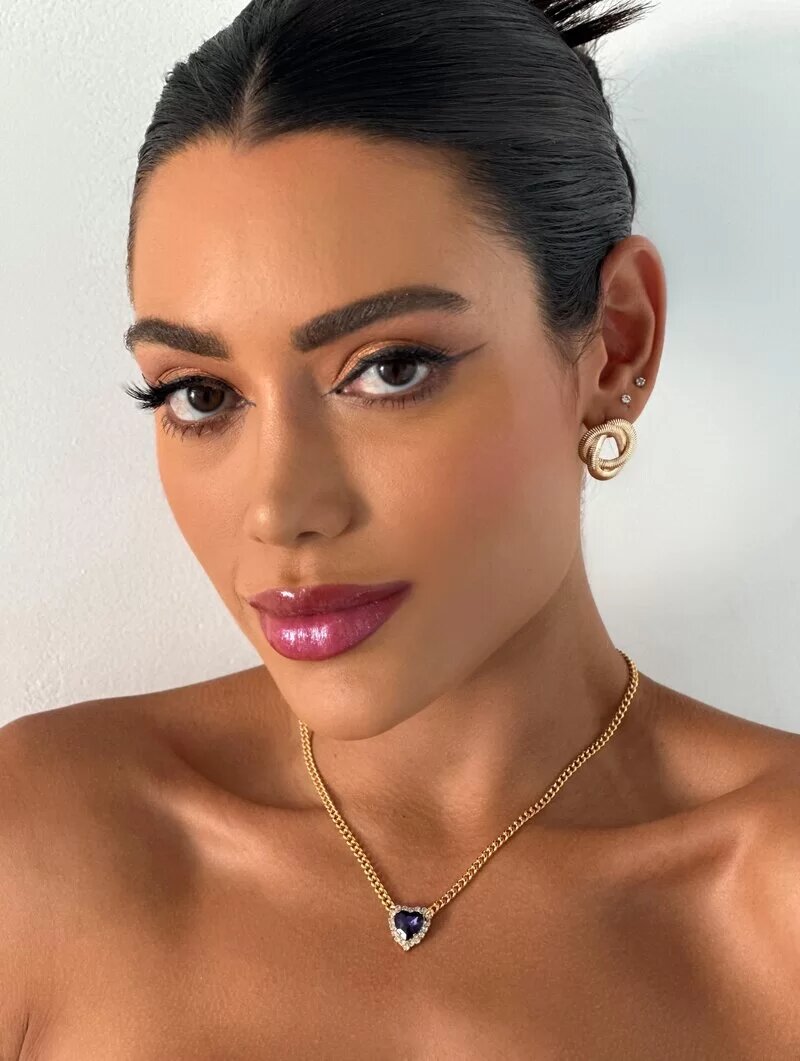 Colar Folheado a Ouro 18k Elos Pequenos com Pingente Coração de Zircônia com Borda Cravejada