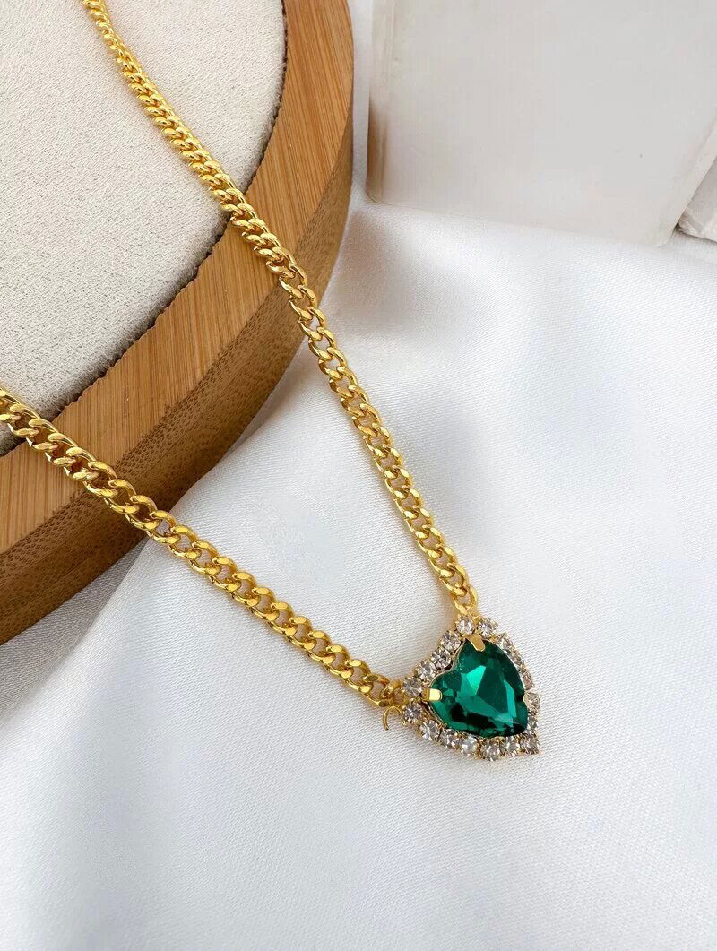 Colar Folheado a Ouro 18k Elos Pequenos com Pingente Coração de Zircônia com Borda Cravejada