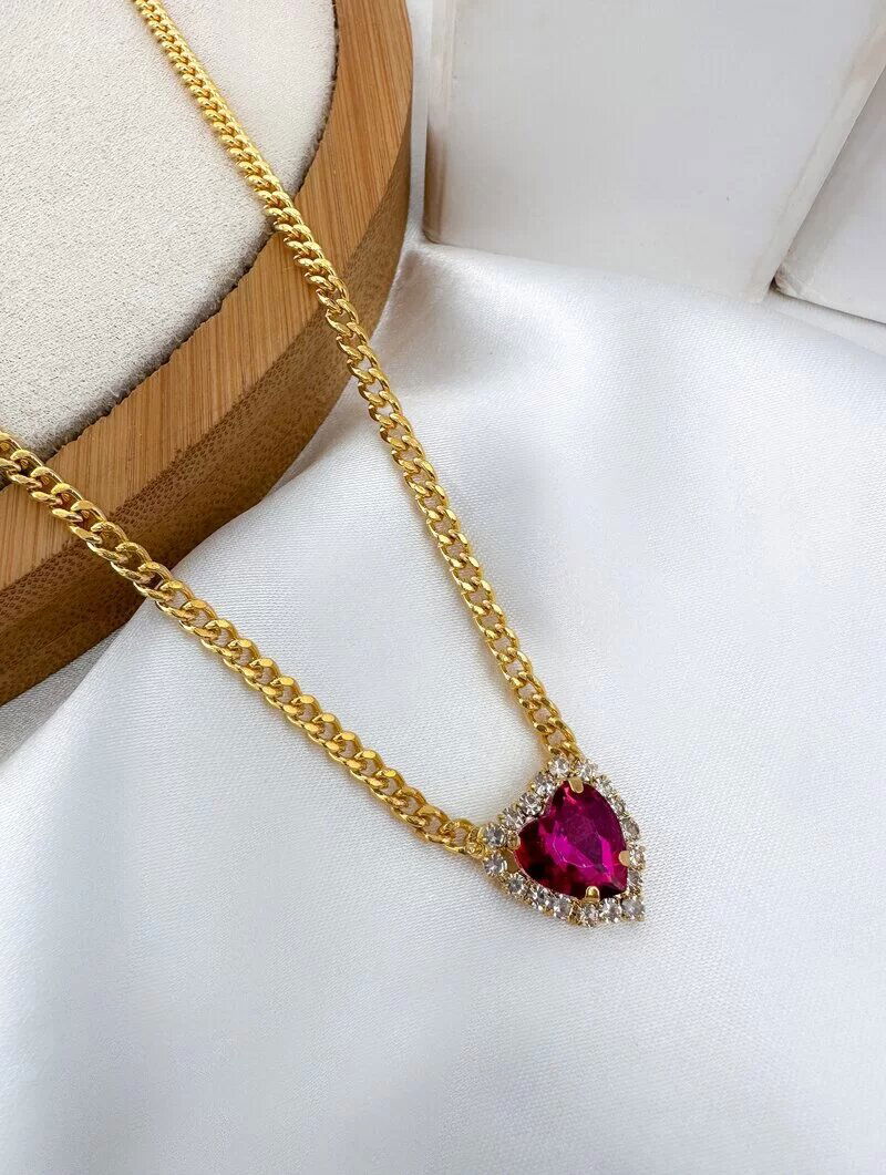 Colar Folheado a Ouro 18k Elos Pequenos com Pingente Coração de Zircônia com Borda Cravejada