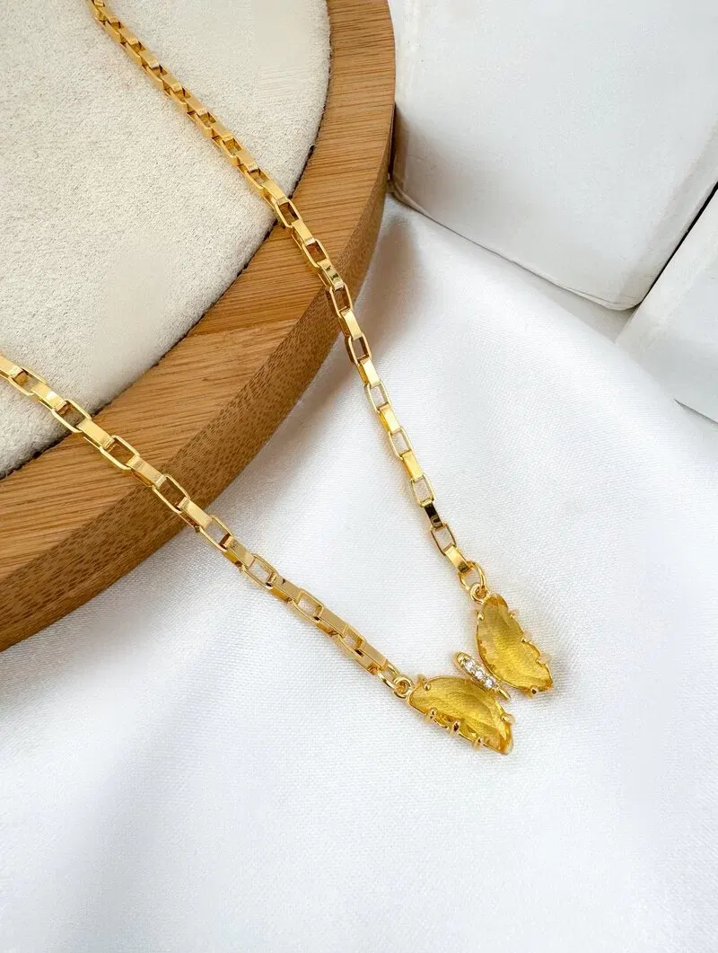 Colar Folheado a Ouro 18k Elos Quadrados com Borboleta de Zircônia