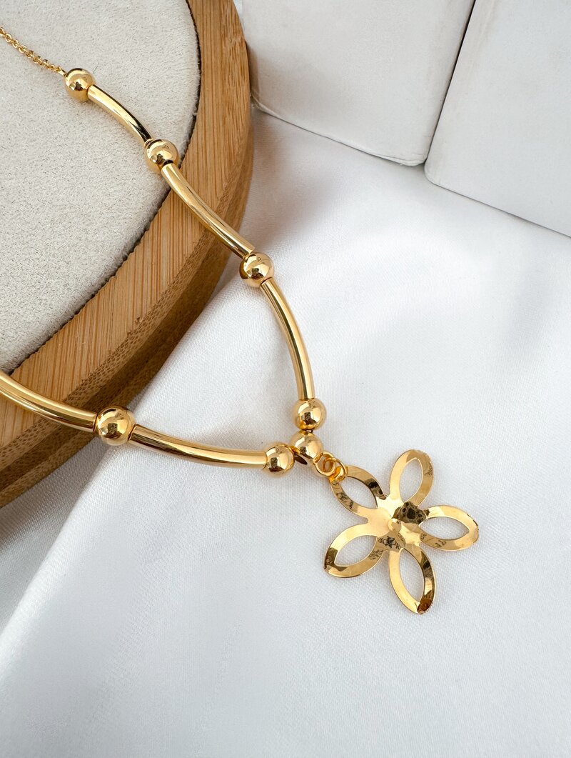Colar Folheado a Ouro 18k Entremeios Lisos com Esferas e Pingente Flor