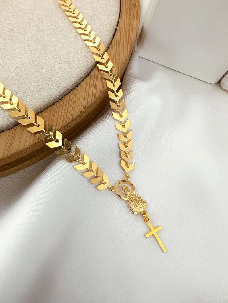 Colar Folheado a Ouro 18k Escamas com Nossa Senhora e Crucifixo