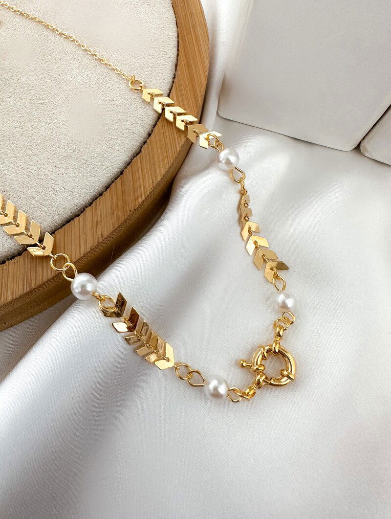 Colar Folheado a Ouro 18k Escamas com Pérolas e Fecho Boia