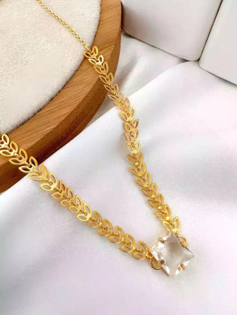 colar folheado a ouro 18k escamas com zircônia.